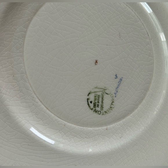 Royal Winton Chintz 8.75” Royalty Scalloped Plate - Picture 5 of 11